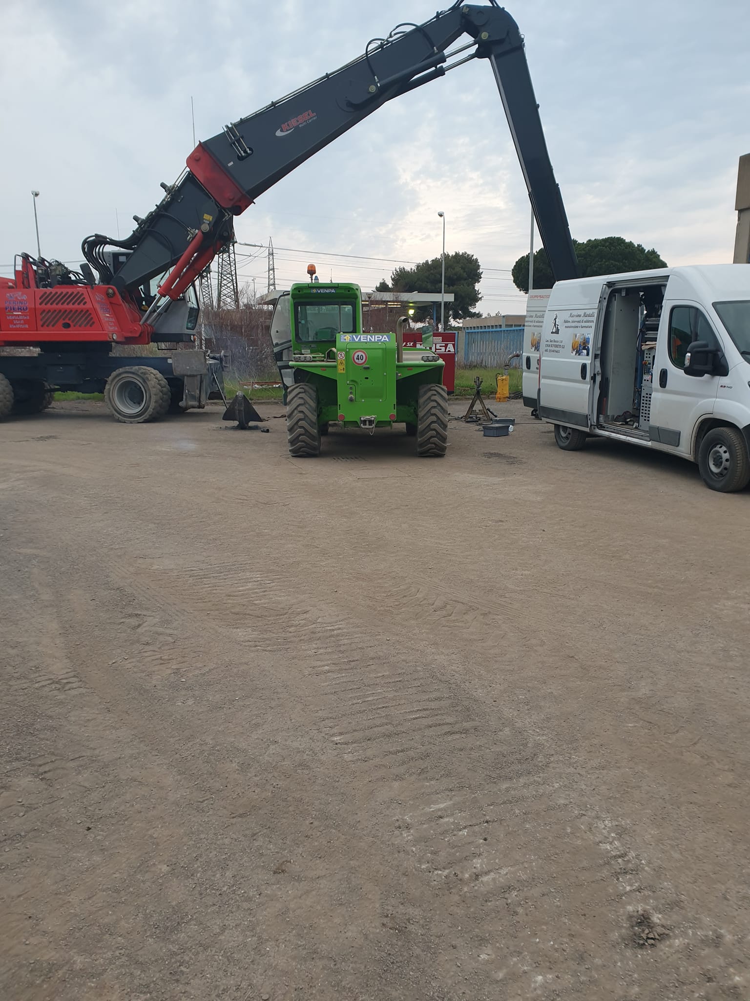 Attrezzatura agricola in manutenzione